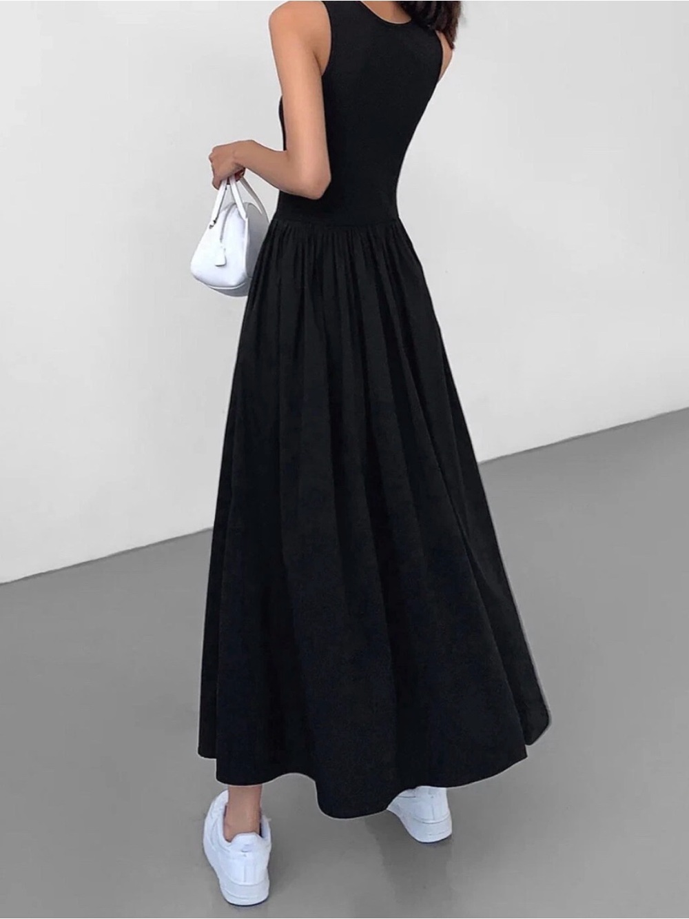 Commense Black Sleeveless Maxi Dress - Picture 2 of 9
